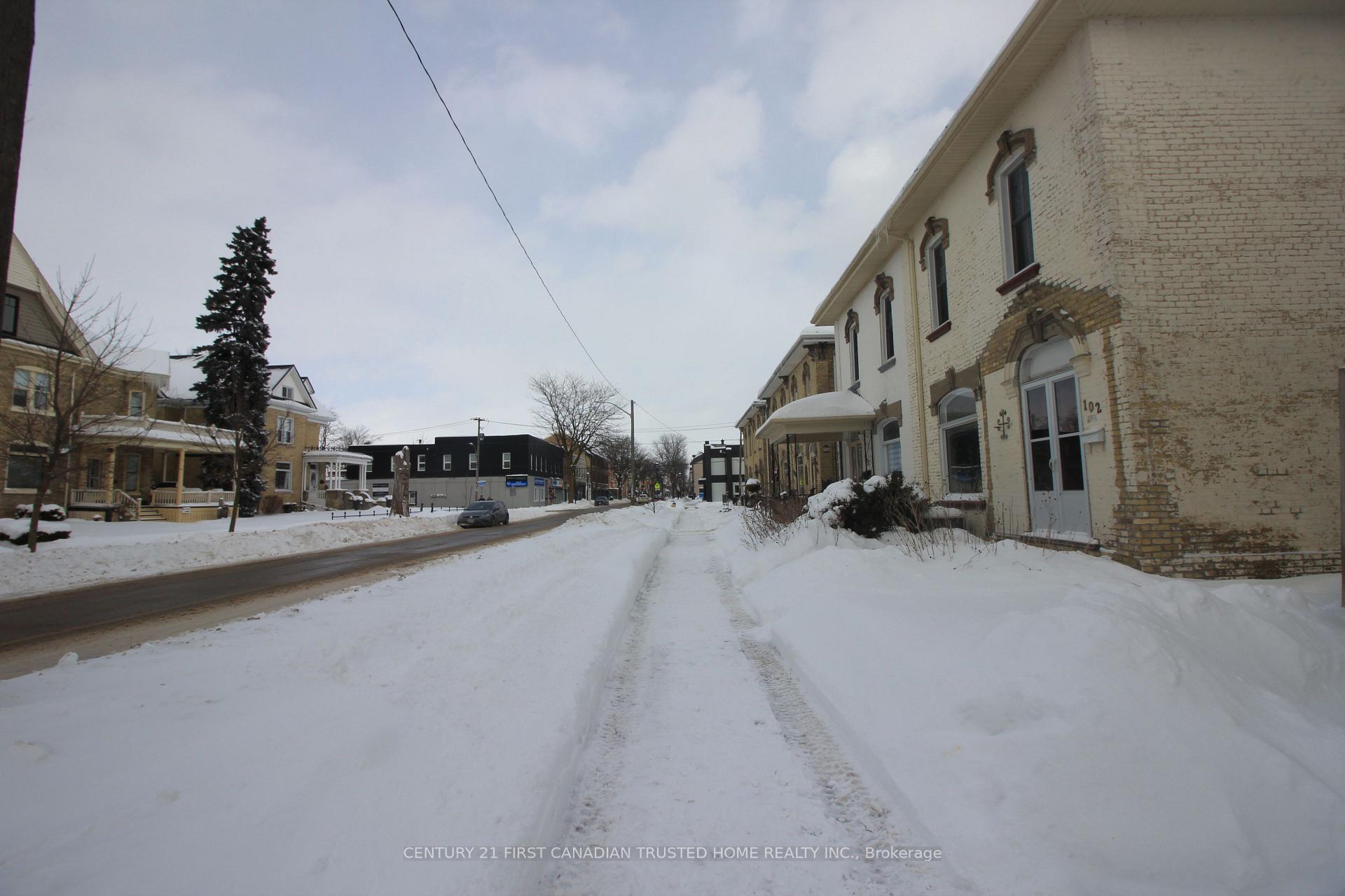Photo 44 of 114 Front Street W, Strathroy-Caradoc, NW — HOMEH