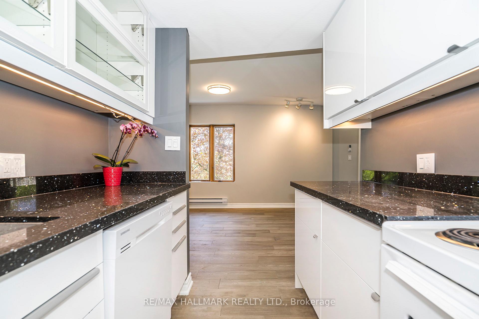 Photo 3 of Unit 2, 32 Hogarth Avenue, Toronto, North Riverdale — HOMEH
