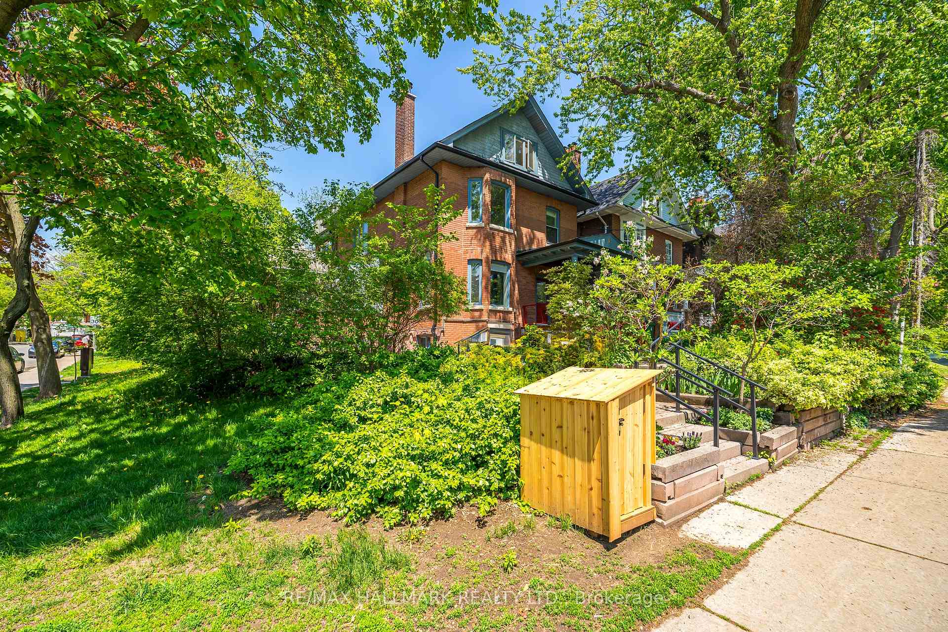 Photo 29 of Unit 2, 32 Hogarth Avenue, Toronto, North Riverdale — HOMEH