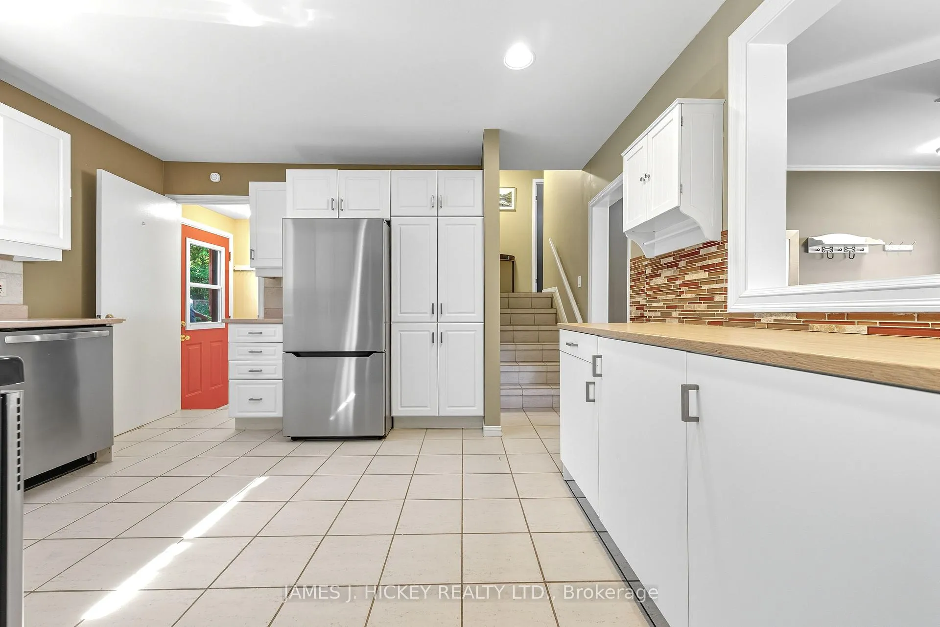 Photo 3 of 119 Frontenac Crescent, Deep River — HOMEH