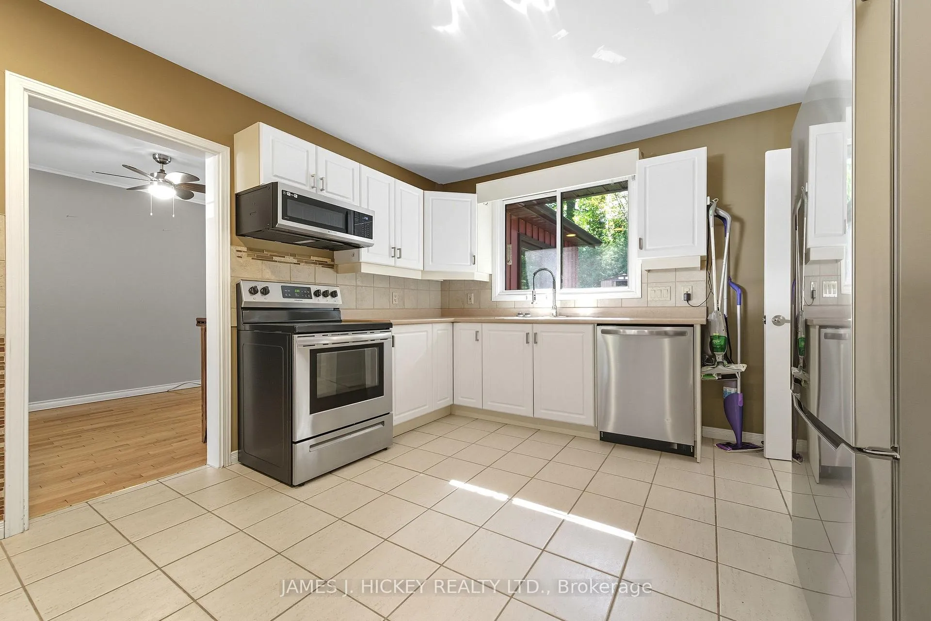 Photo 7 of 119 Frontenac Crescent, Deep River — HOMEH