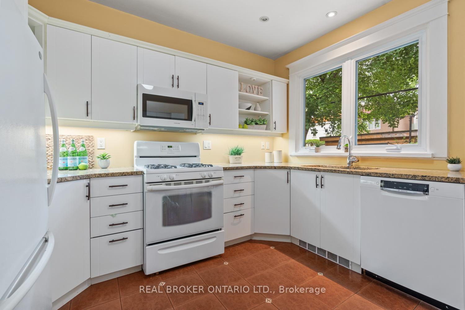 Photo 10 of 23 Muriel Avenue, Toronto, Danforth — HOMEH