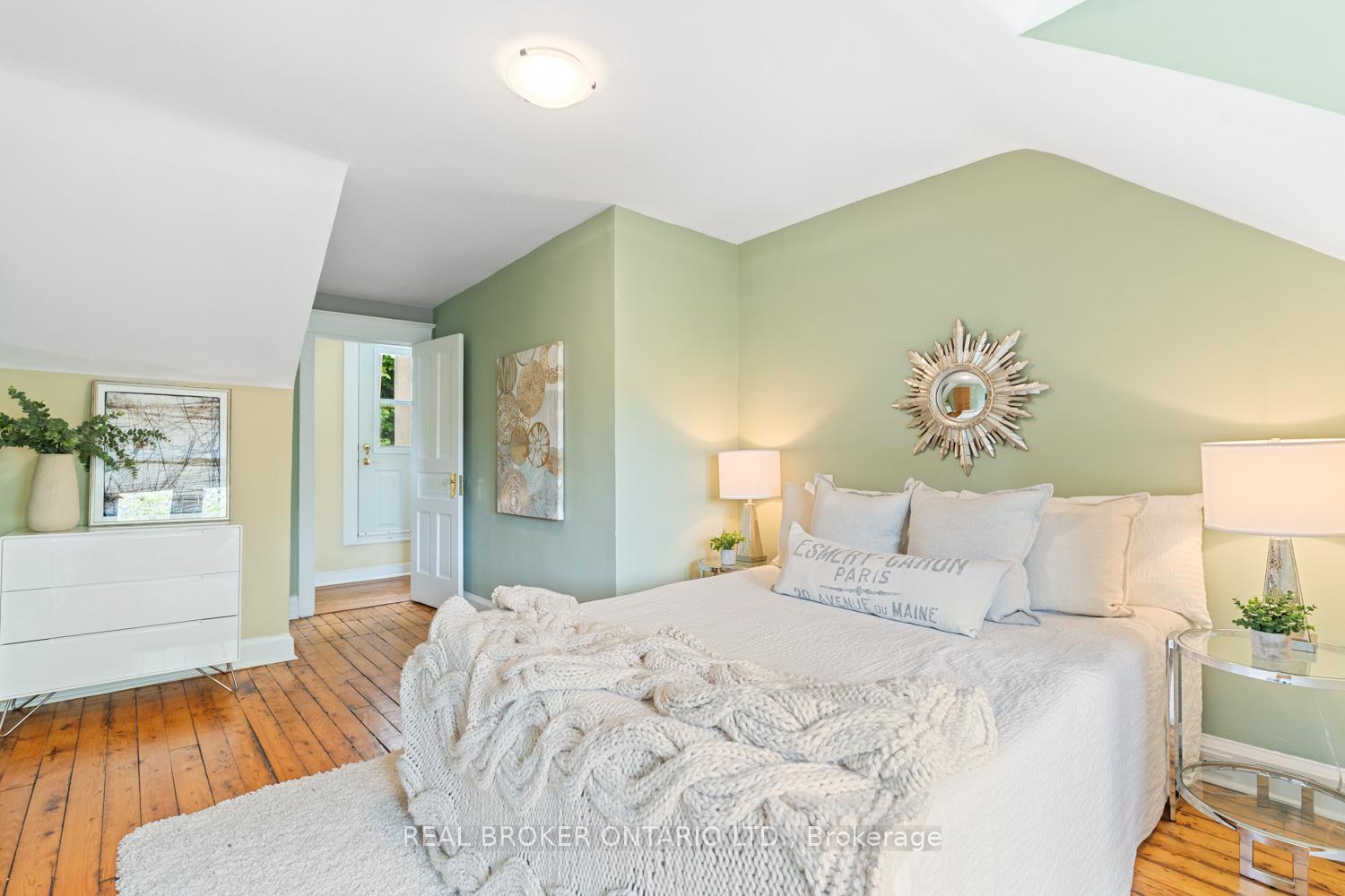 Photo 16 of 23 Muriel Avenue, Toronto, Danforth — HOMEH