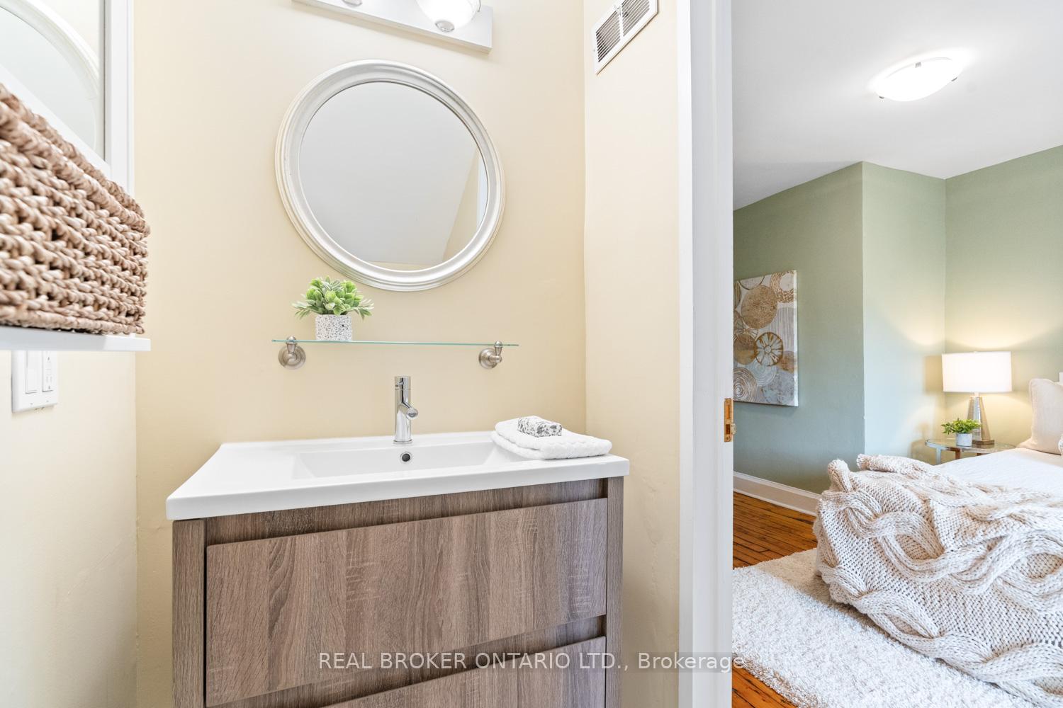 Photo 18 of 23 Muriel Avenue, Toronto, Danforth — HOMEH
