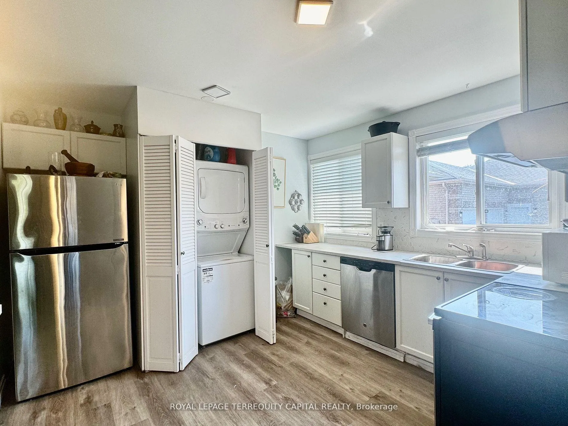 Photo 6 of 27 Watson Drive, Barrie, East Bayfield — HOMEH