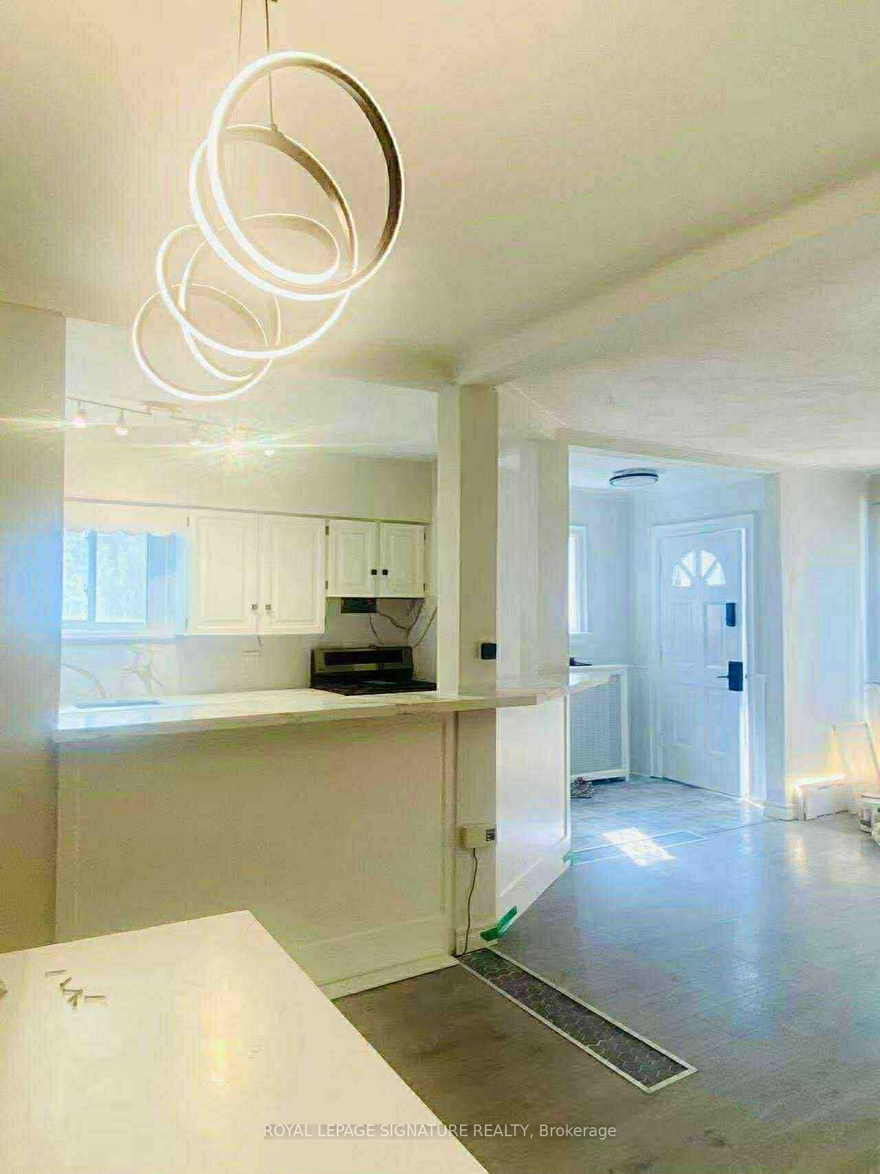 Photo 5 of Unit GF + 2F, 166 Chaplin Crescent, Toronto, Forest Hill South — HOMEH