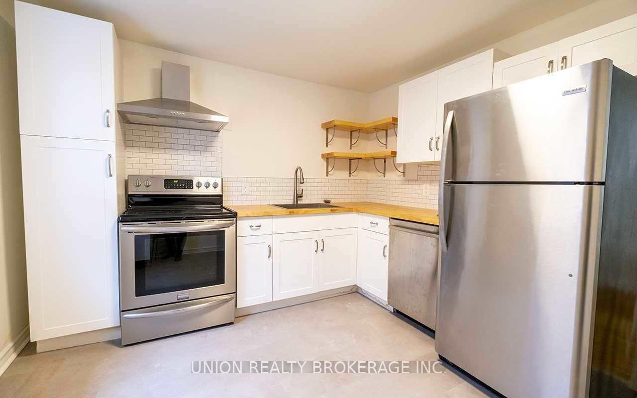 Photo 2 of Unit Upper, 368 Main Street, Toronto, Woodbine-Lumsden — HOMEH