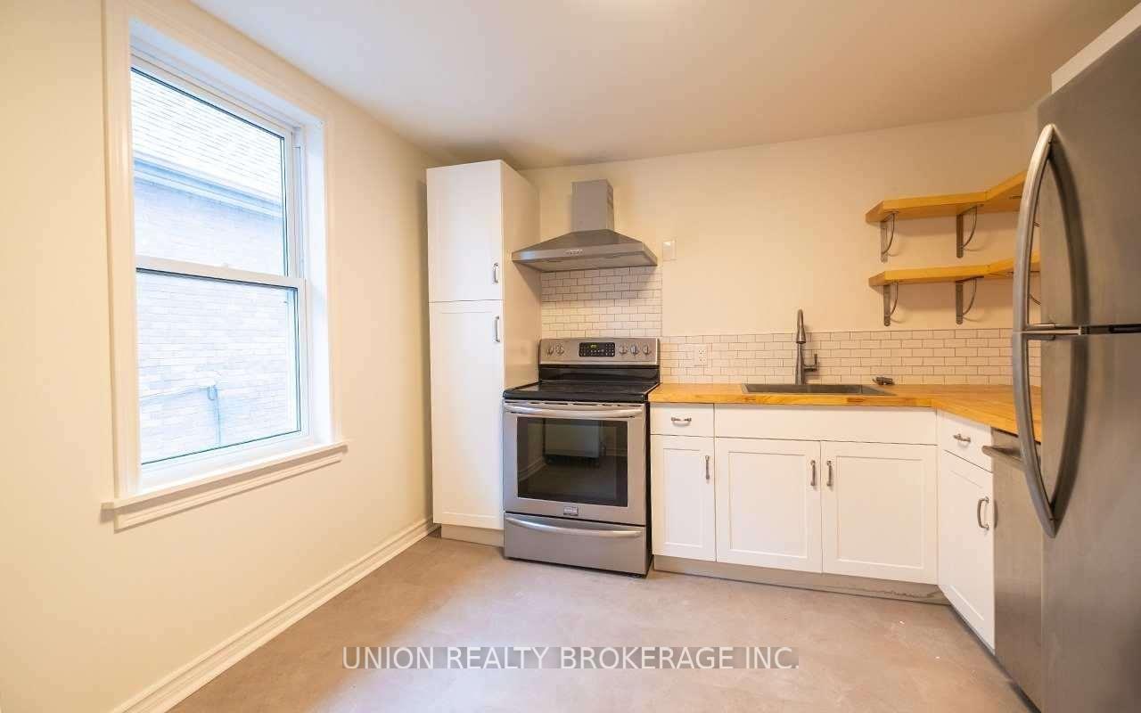 Photo 3 of Unit Upper, 368 Main Street, Toronto, Woodbine-Lumsden — HOMEH