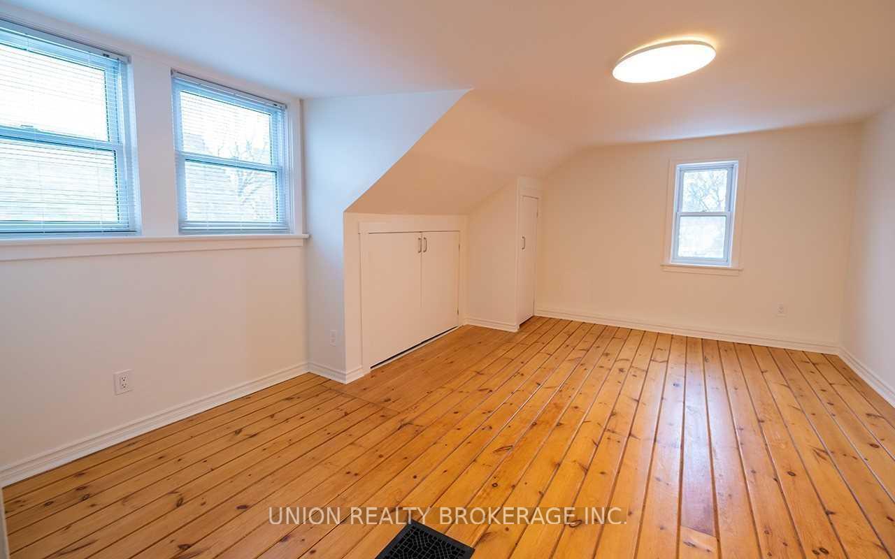 Photo 6 of Unit Upper, 368 Main Street, Toronto, Woodbine-Lumsden — HOMEH