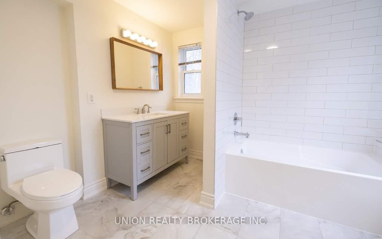 Photo 10 of Unit Upper, 368 Main Street, Toronto, Woodbine-Lumsden — HOMEH
