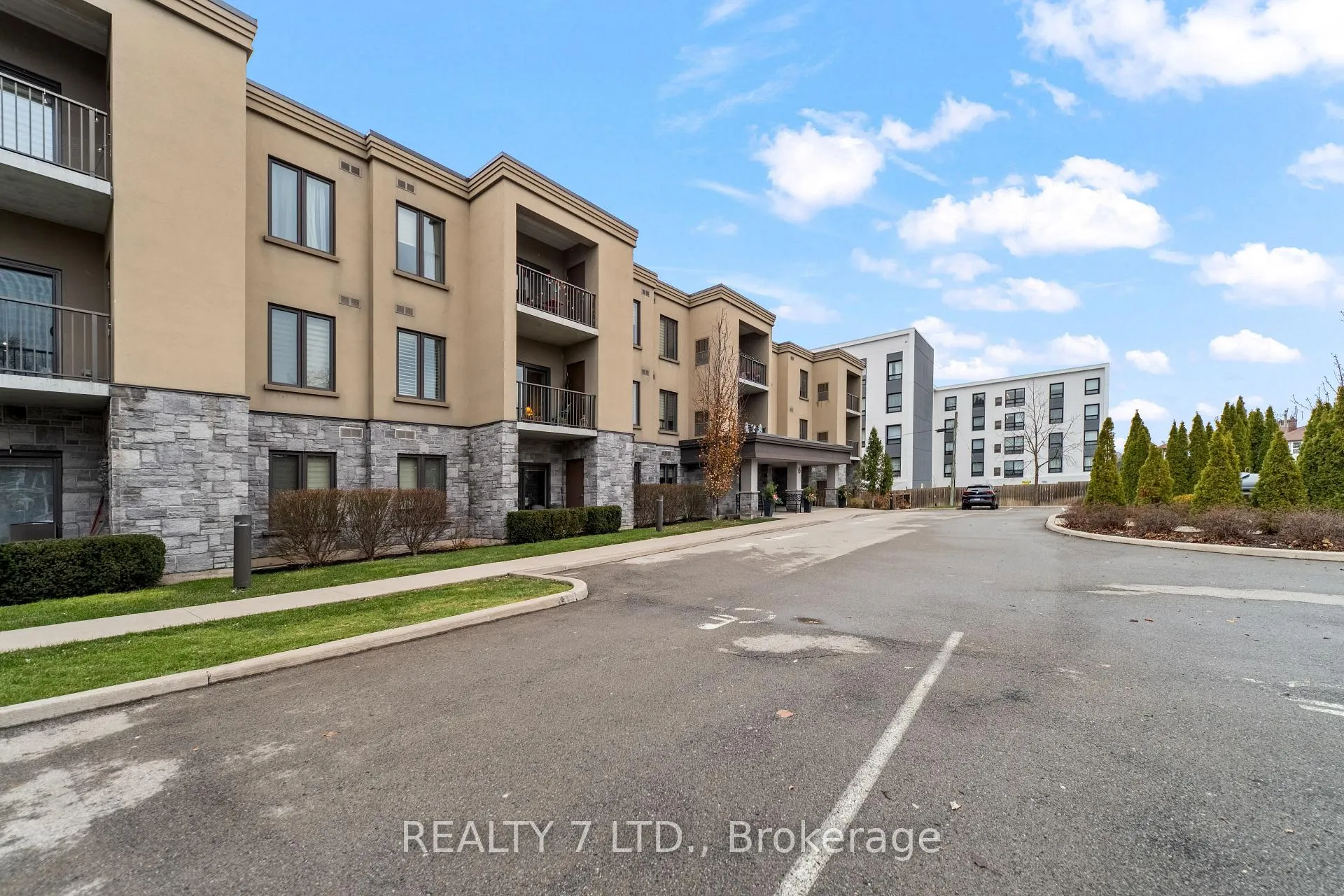 Photo 2 of Unit 209, 16 Sullivan Avenue, Thorold, Thorold Downtown — HOMEH