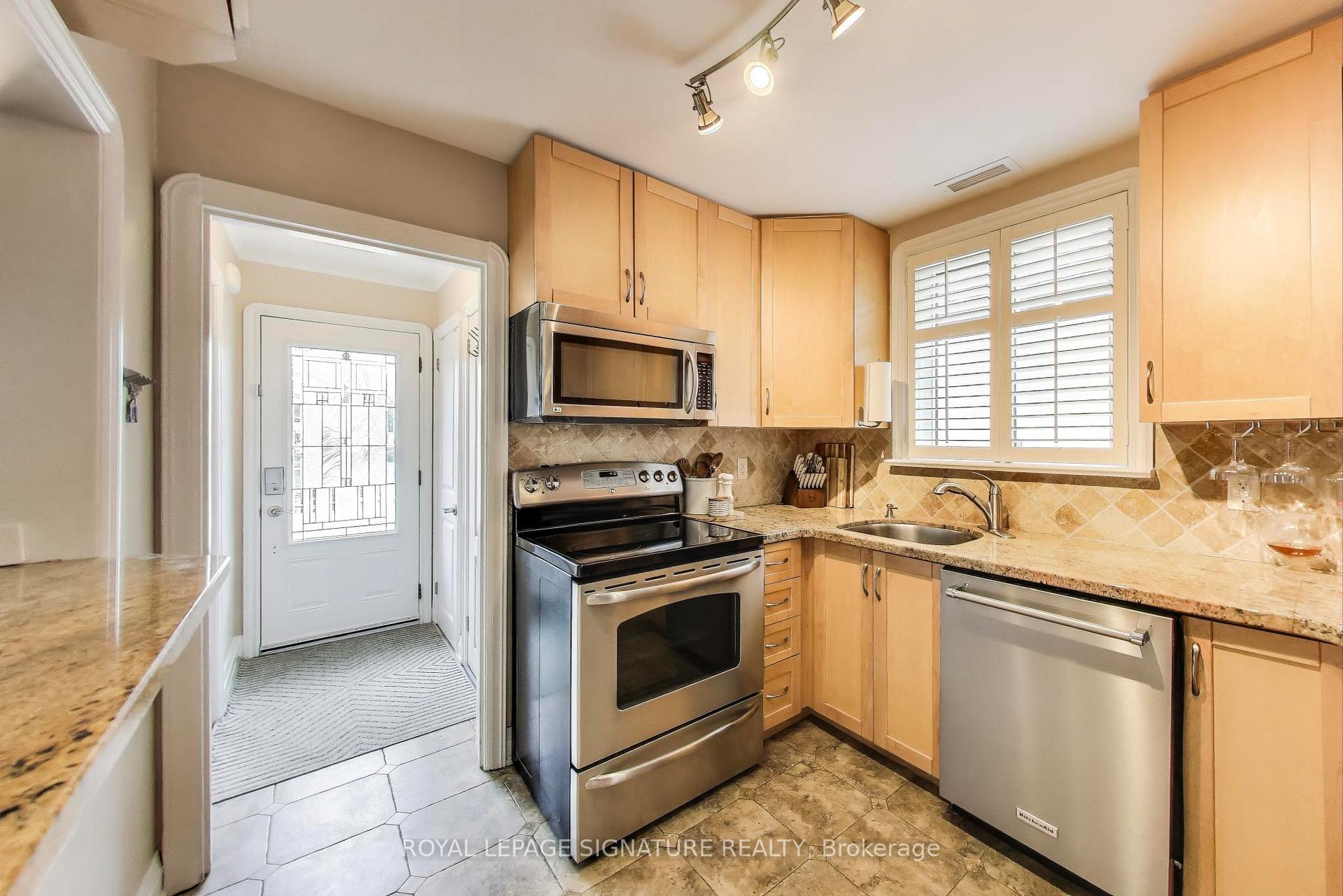 Photo 6 of 71 Yardley Avenue, Toronto, O'Connor-Parkview — HOMEH