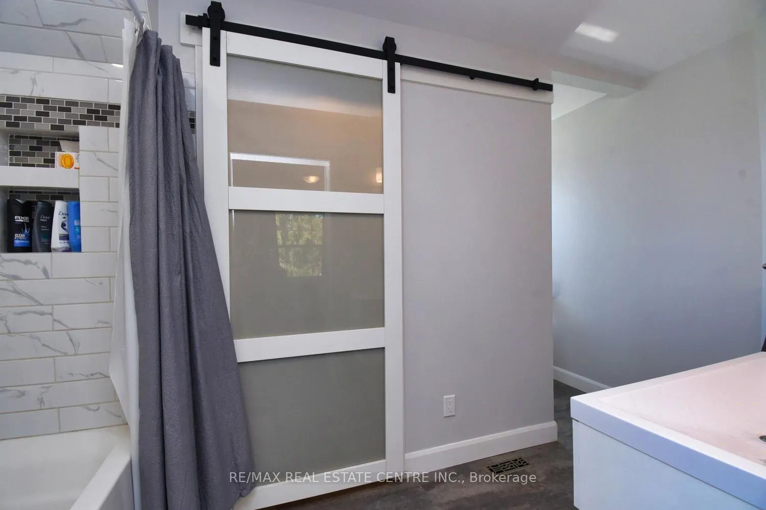 Photo 21 of 1364 Thompson Road E, Norfolk, Villa Nova — HOMEH