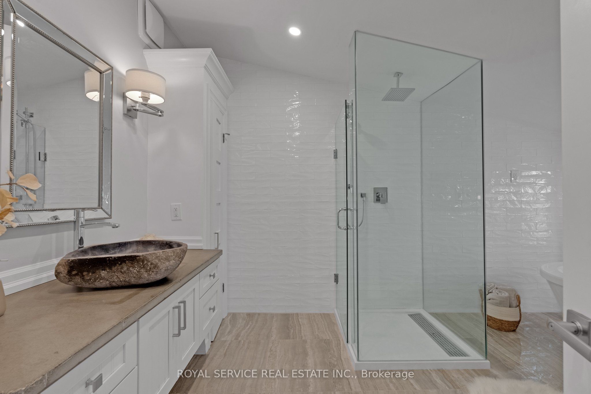 Photo 48 of 141 Cedar Crest Beach Road, Clarington, Bowmanville — HOMEH