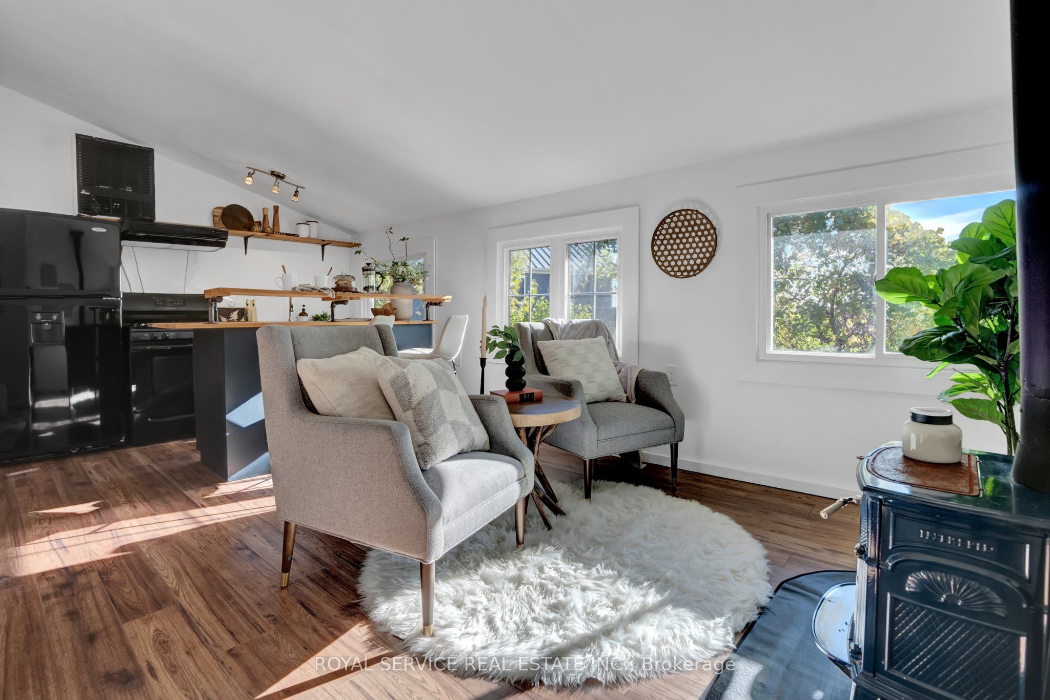 Photo 71 of 141 Cedar Crest Beach Road, Clarington, Bowmanville — HOMEH