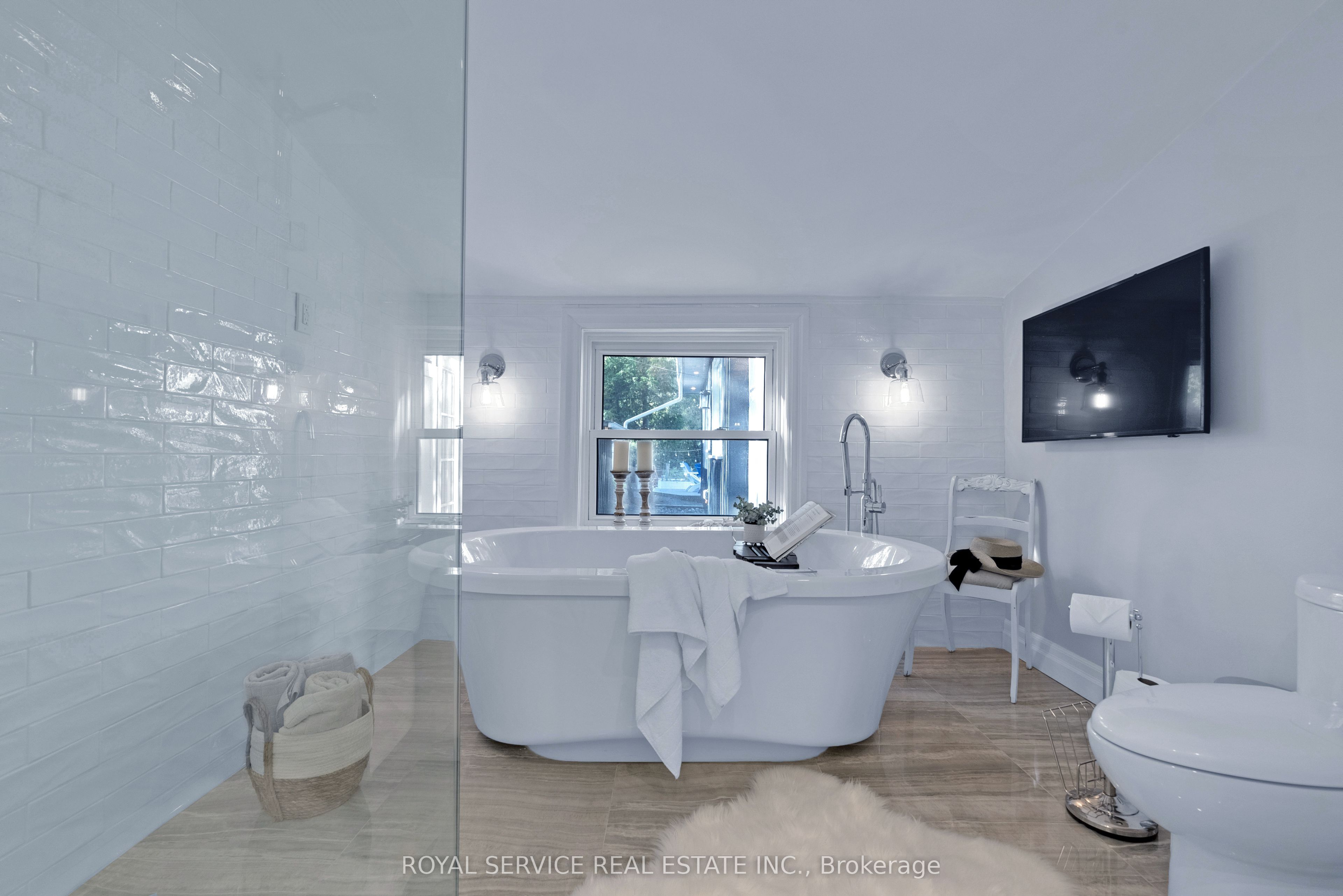Photo 49 of 141 Cedar Crest Beach Road, Clarington, Bowmanville — HOMEH
