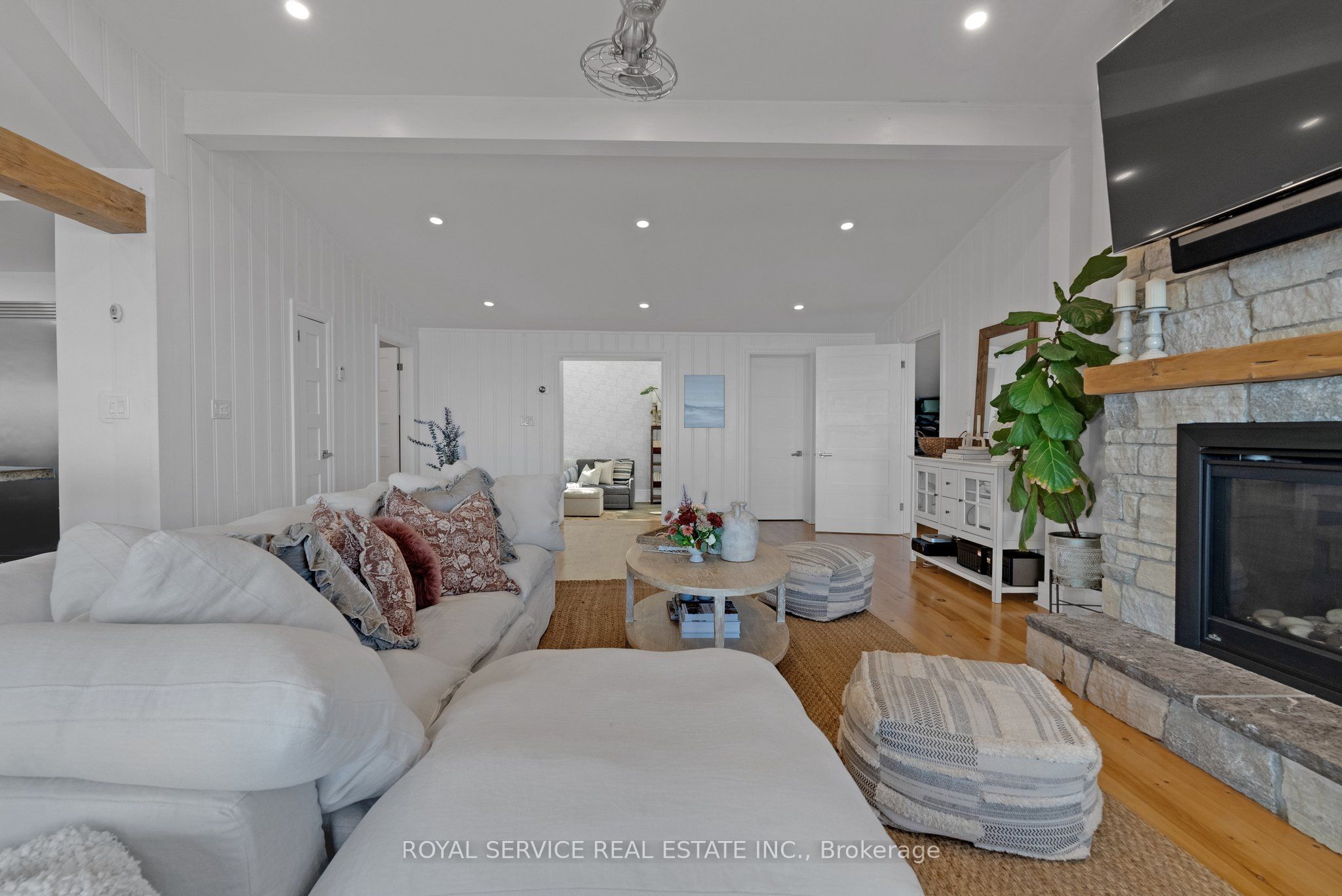 Photo 59 of 141 Cedar Crest Beach Road, Clarington, Bowmanville — HOMEH