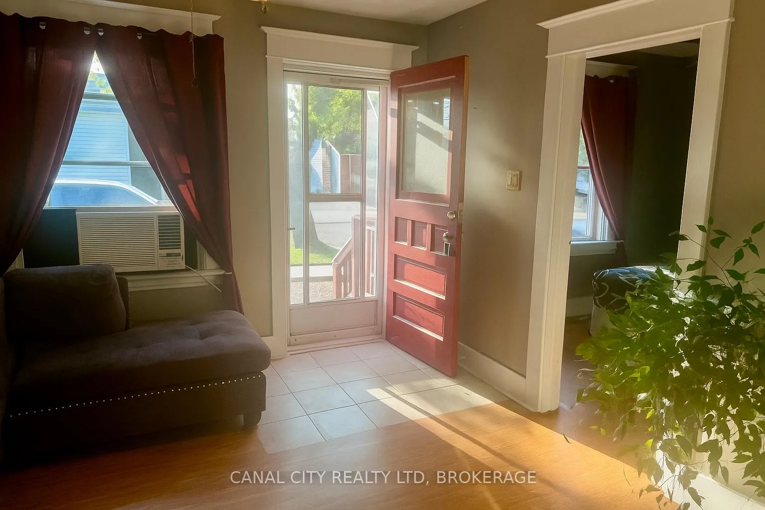 Photo 3 of 75 West Street N, Thorold, Thorold Downtown — HOMEH