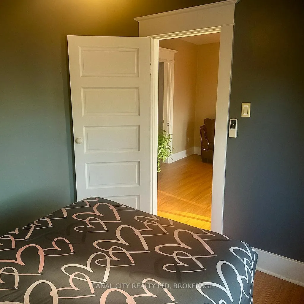 Photo 5 of 75 West Street N, Thorold, Thorold Downtown — HOMEH