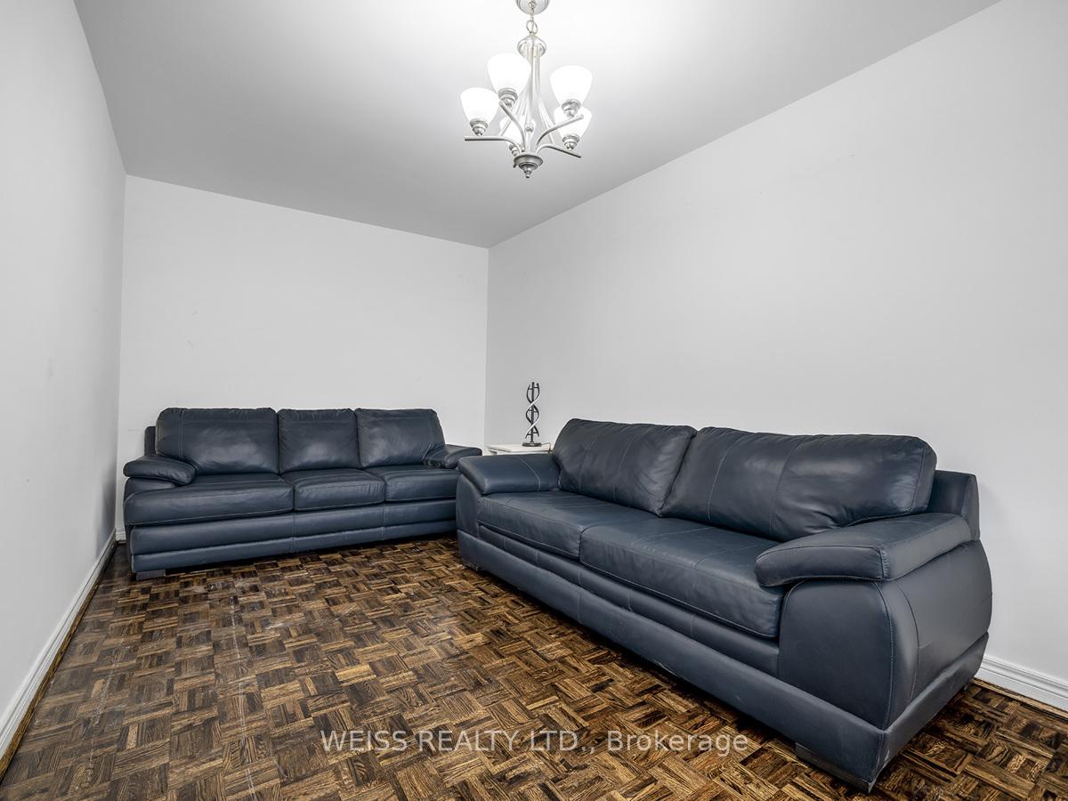 Photo 5 of 98 Frontenac Avenue, Toronto, Bedford Park-Nortown — HOMEH