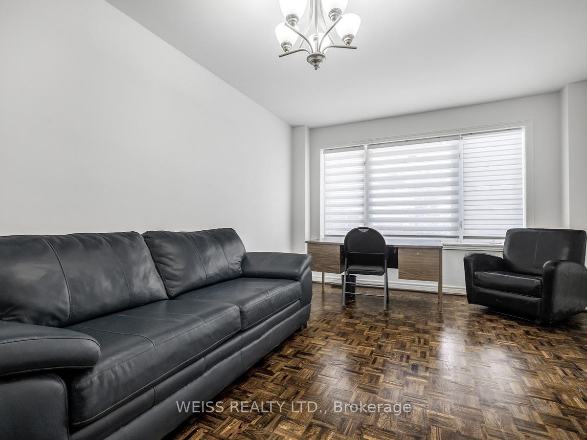 Photo 6 of 98 Frontenac Avenue, Toronto, Bedford Park-Nortown — HOMEH