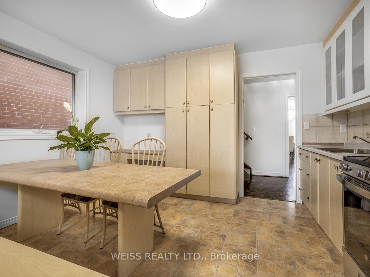 Photo 13 of 98 Frontenac Avenue, Toronto, Bedford Park-Nortown — HOMEH