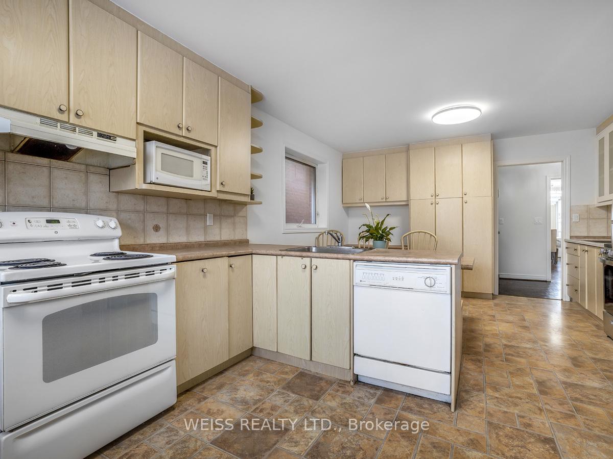 Photo 14 of 98 Frontenac Avenue, Toronto, Bedford Park-Nortown — HOMEH