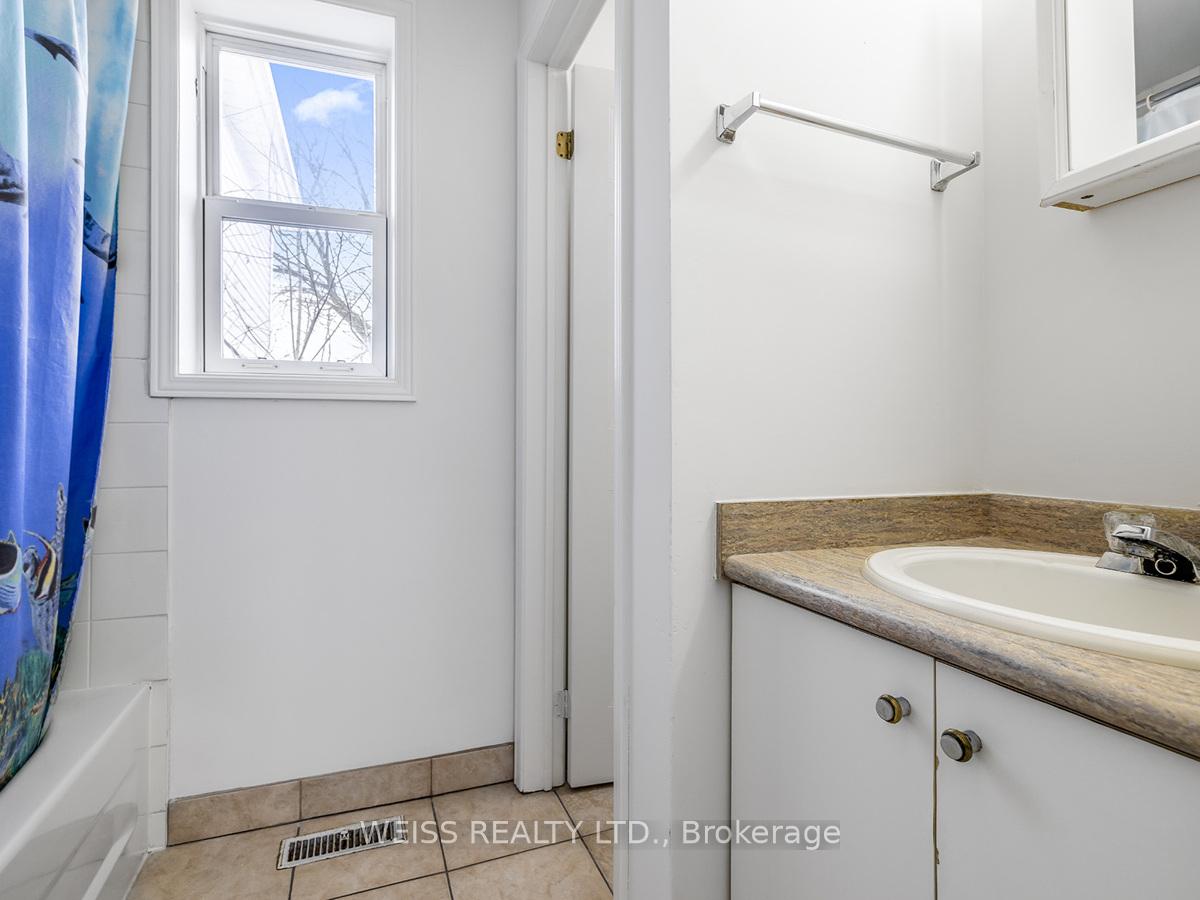 Photo 32 of 98 Frontenac Avenue, Toronto, Bedford Park-Nortown — HOMEH