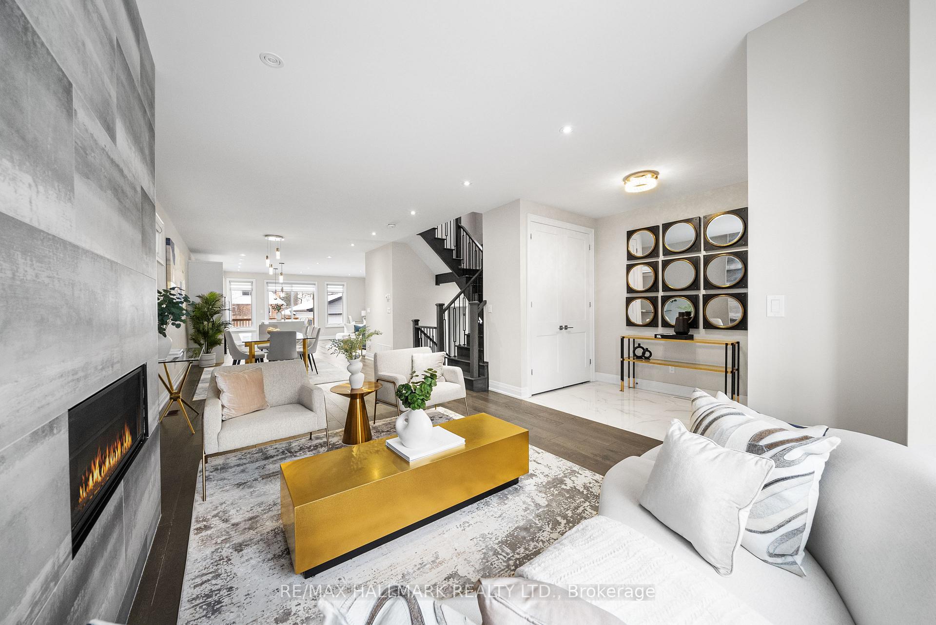 Photo 5 of 23 Roblin Avenue, Toronto, East York — HOMEH