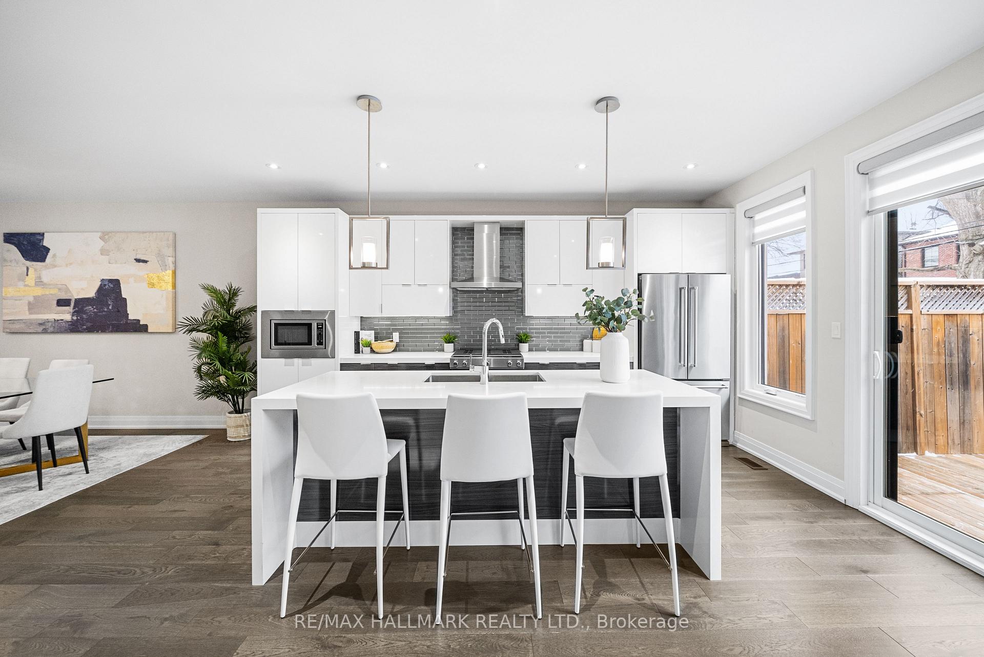 Photo 13 of 23 Roblin Avenue, Toronto, East York — HOMEH