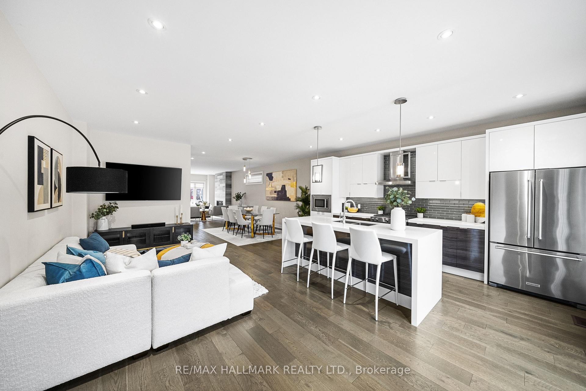 Photo 14 of 23 Roblin Avenue, Toronto, East York — HOMEH