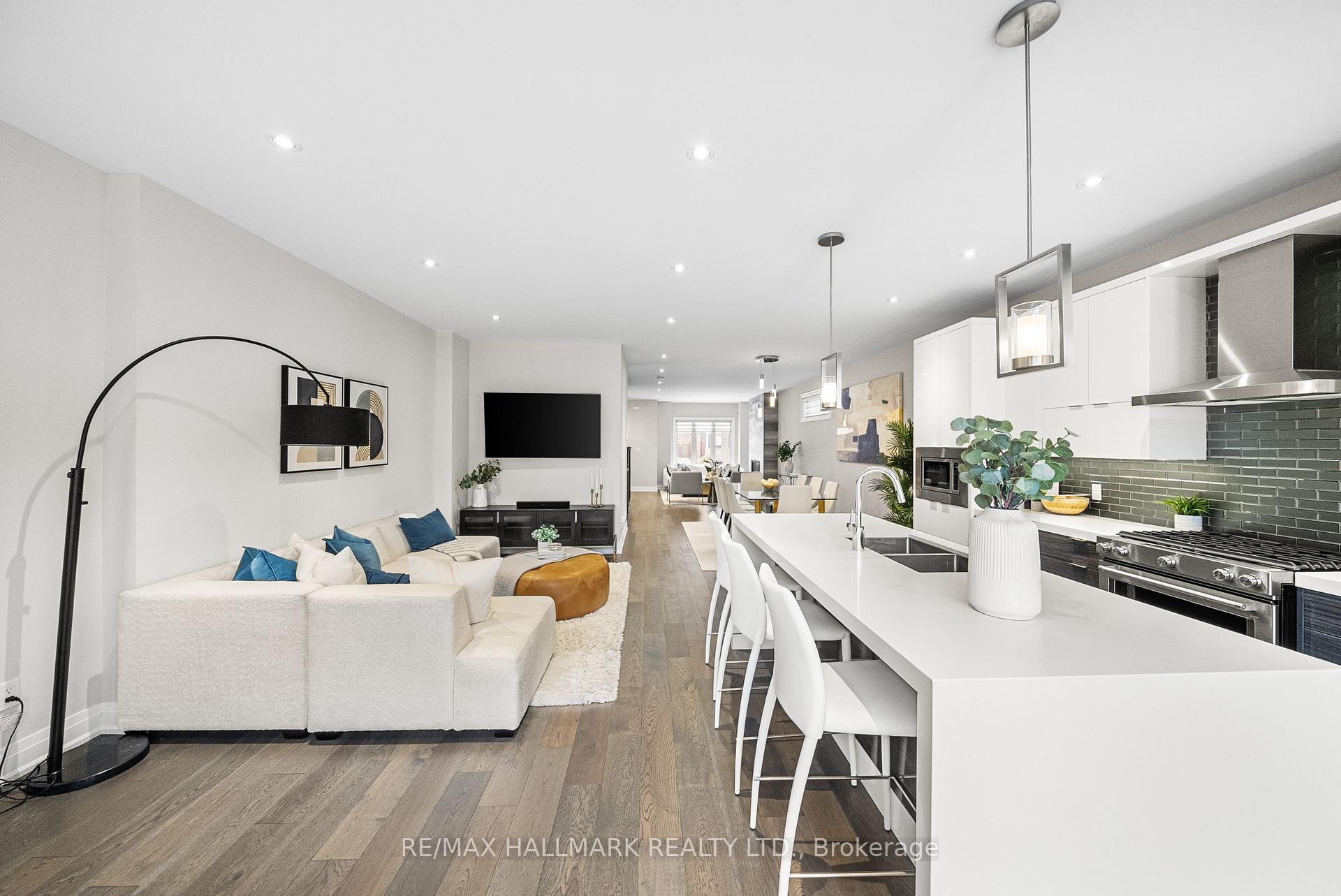 Photo 17 of 23 Roblin Avenue, Toronto, East York — HOMEH