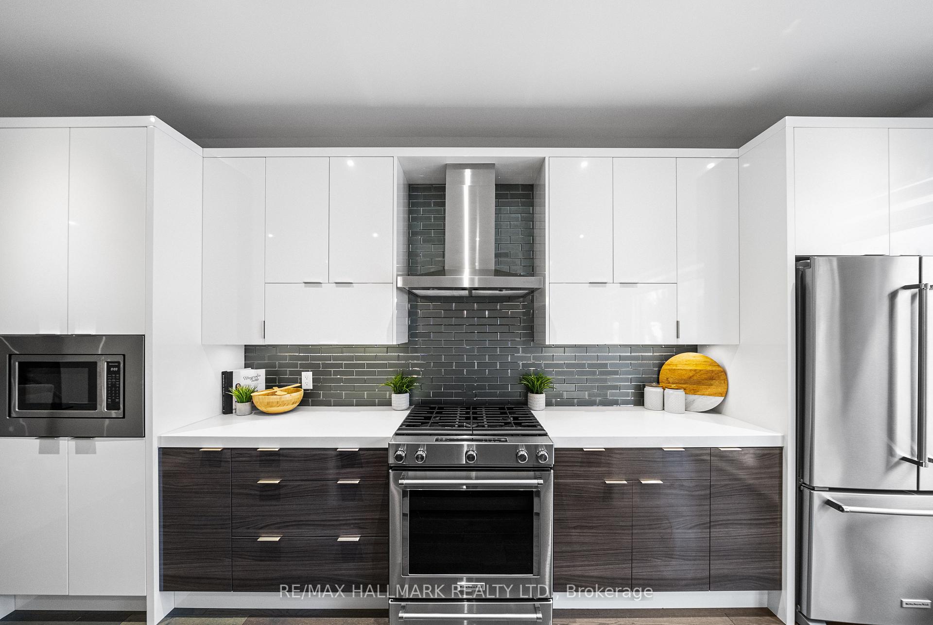 Photo 18 of 23 Roblin Avenue, Toronto, East York — HOMEH