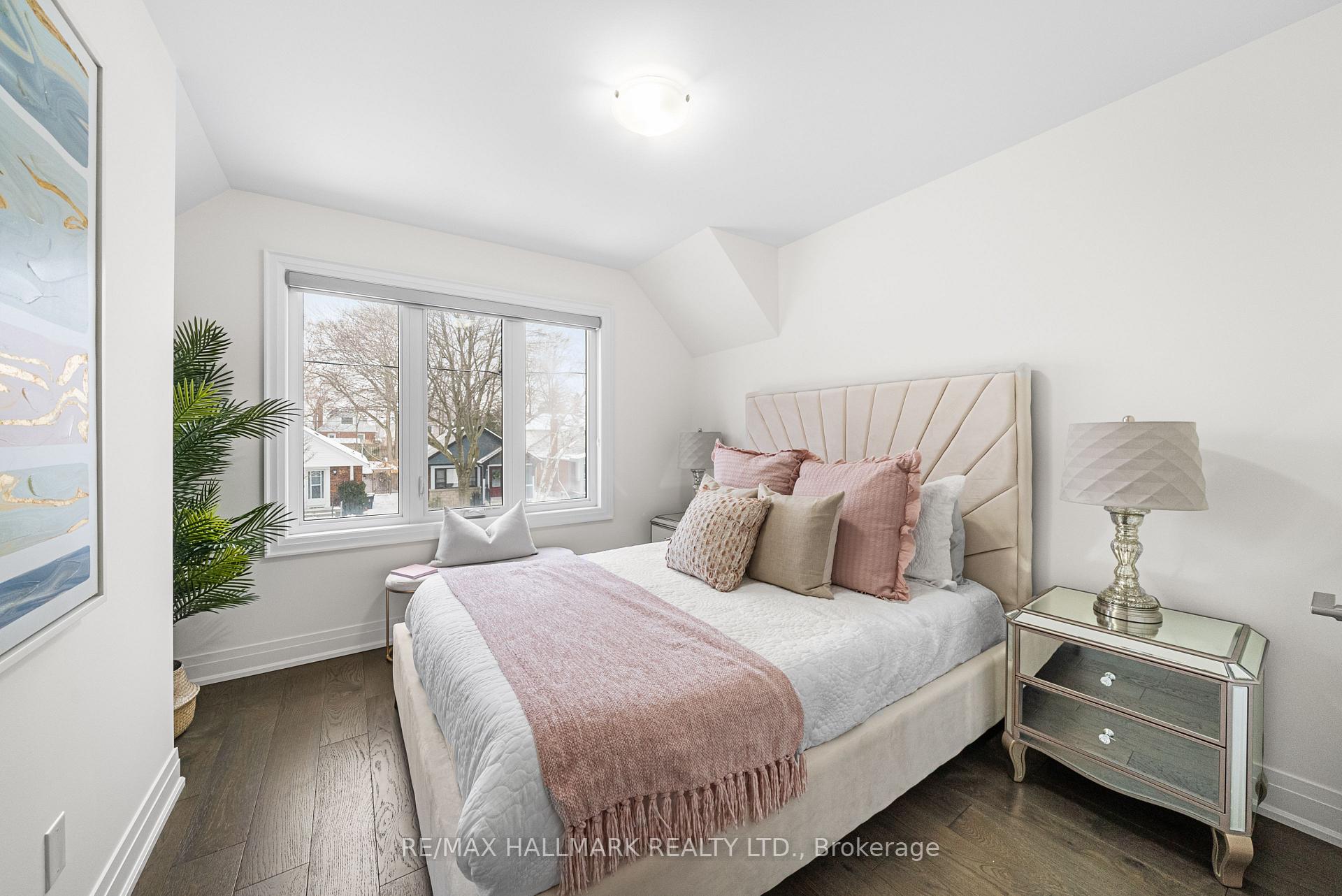 Photo 22 of 23 Roblin Avenue, Toronto, East York — HOMEH