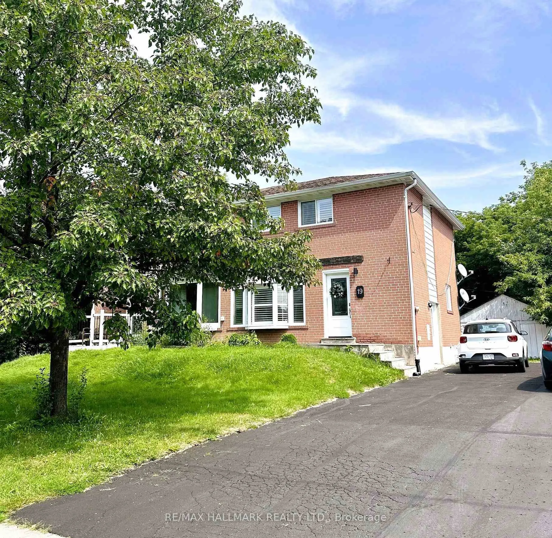 Photo 1 of 19 Richardson Drive, Aurora, Aurora Highlands — HOMEH