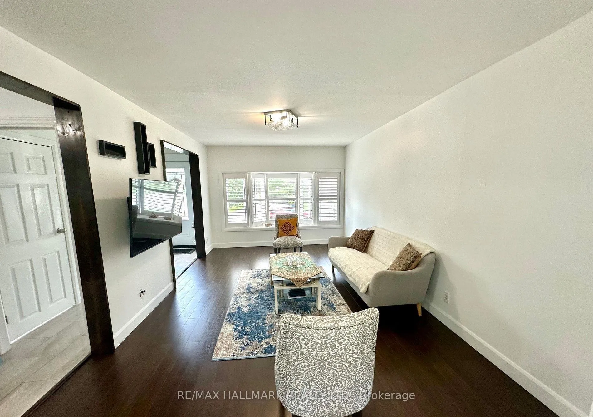 Photo 4 of 19 Richardson Drive, Aurora, Aurora Highlands — HOMEH