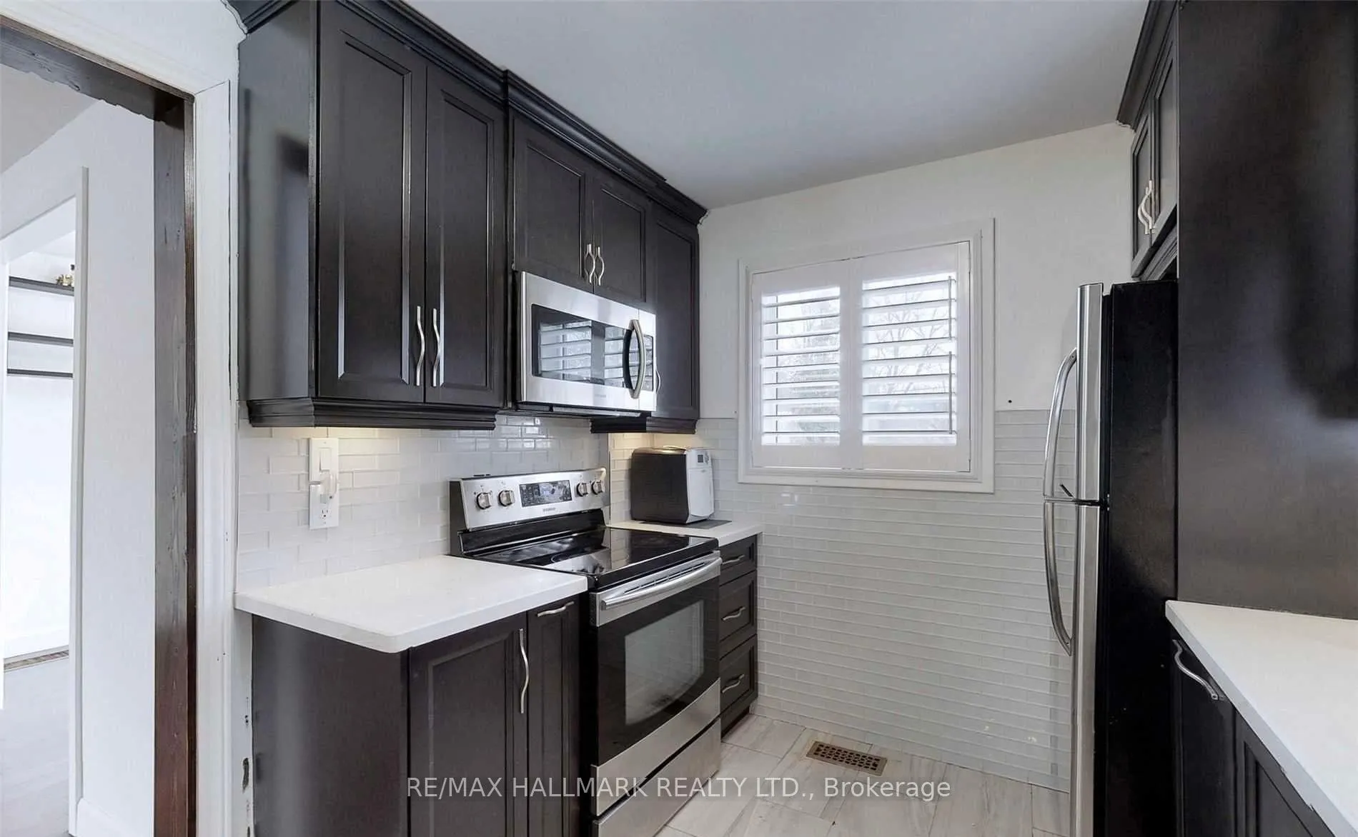 Photo 6 of 19 Richardson Drive, Aurora, Aurora Highlands — HOMEH