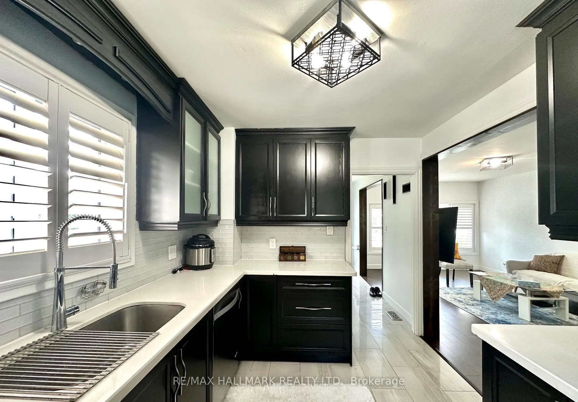 Photo 7 of 19 Richardson Drive, Aurora, Aurora Highlands — HOMEH