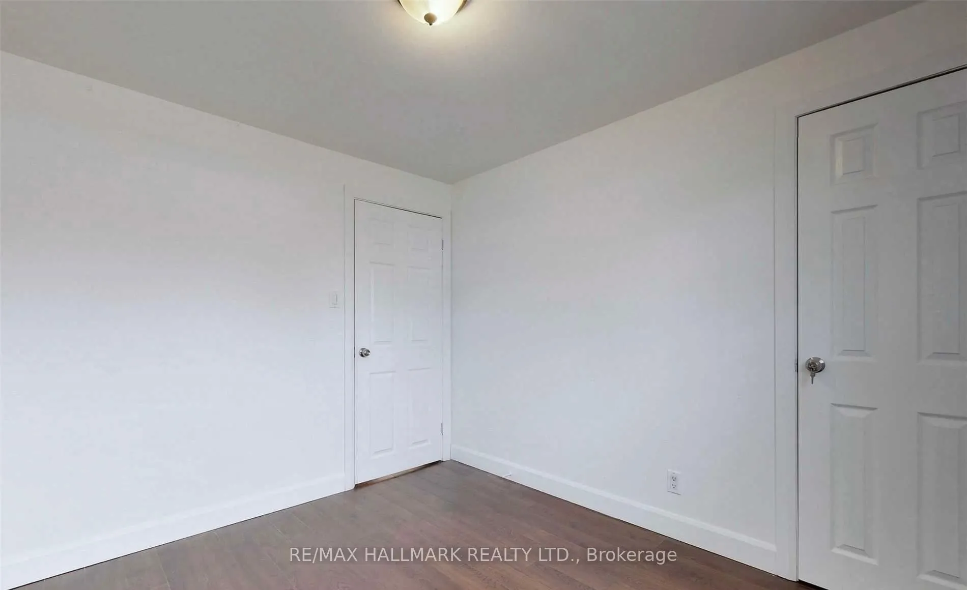 Photo 10 of 19 Richardson Drive, Aurora, Aurora Highlands — HOMEH