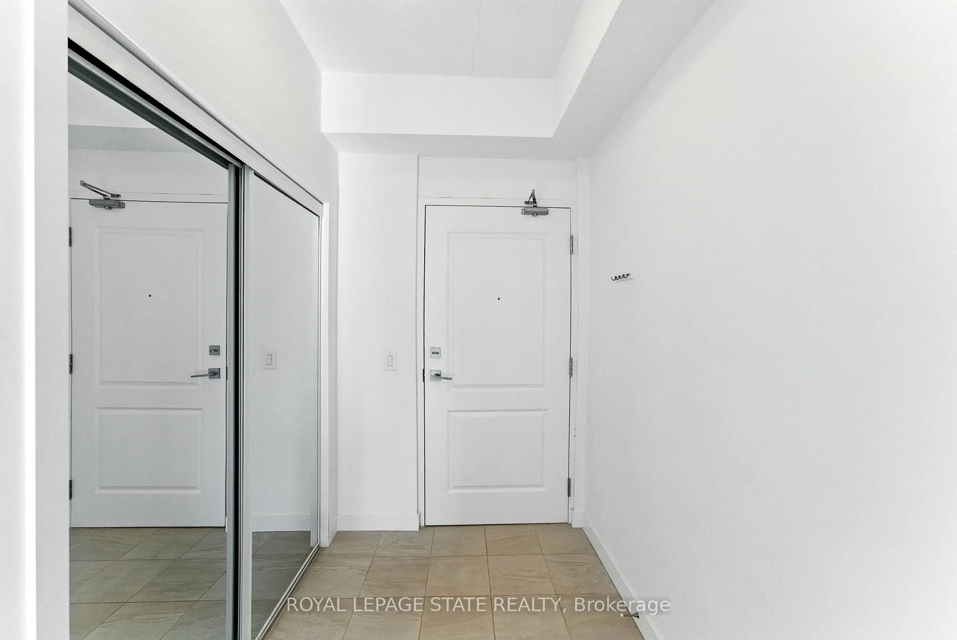 Photo 4 of Unit 709, 81 Robinson Street, Hamilton, Durand — HOMEH