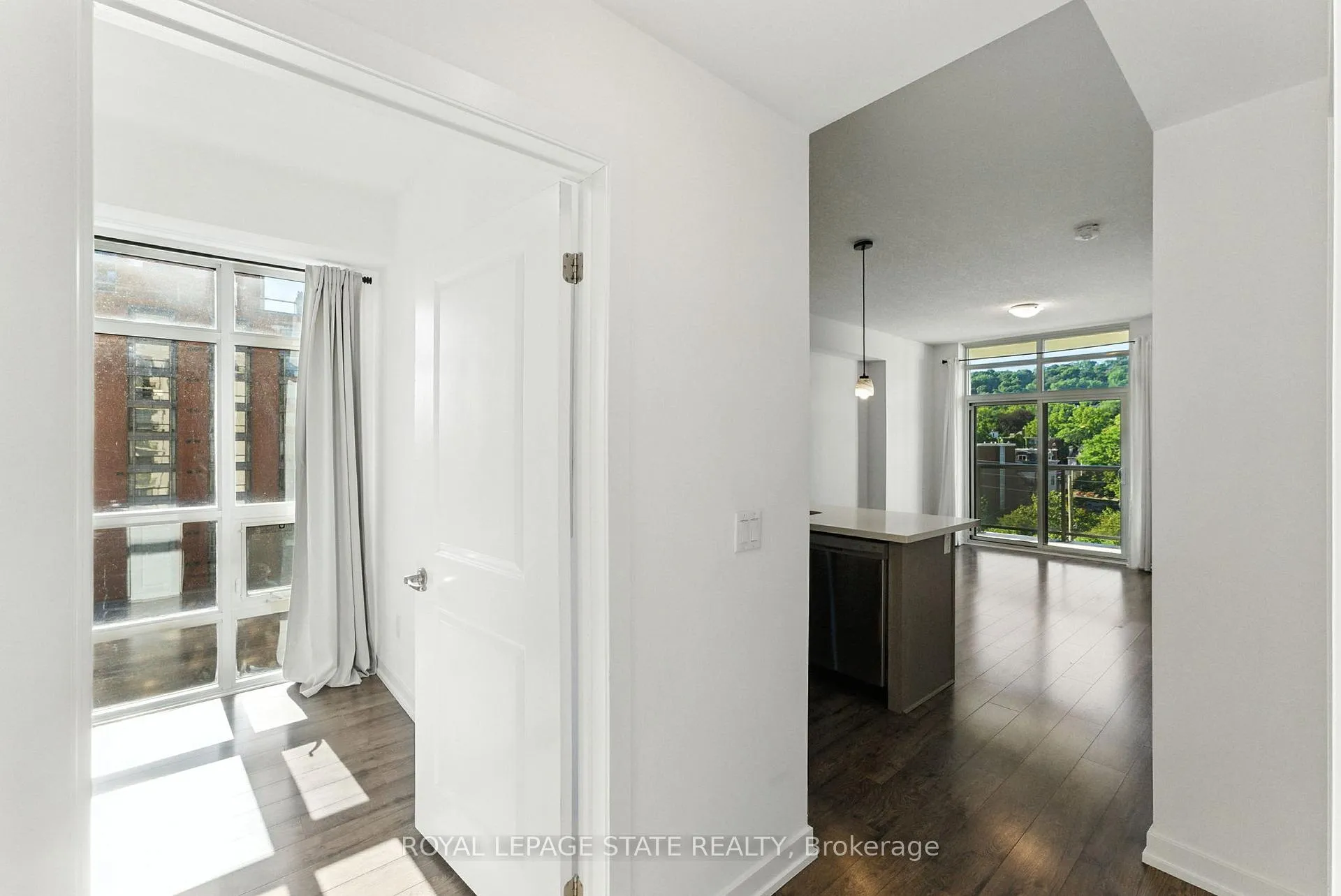 Photo 5 of Unit 709, 81 Robinson Street, Hamilton, Durand — HOMEH