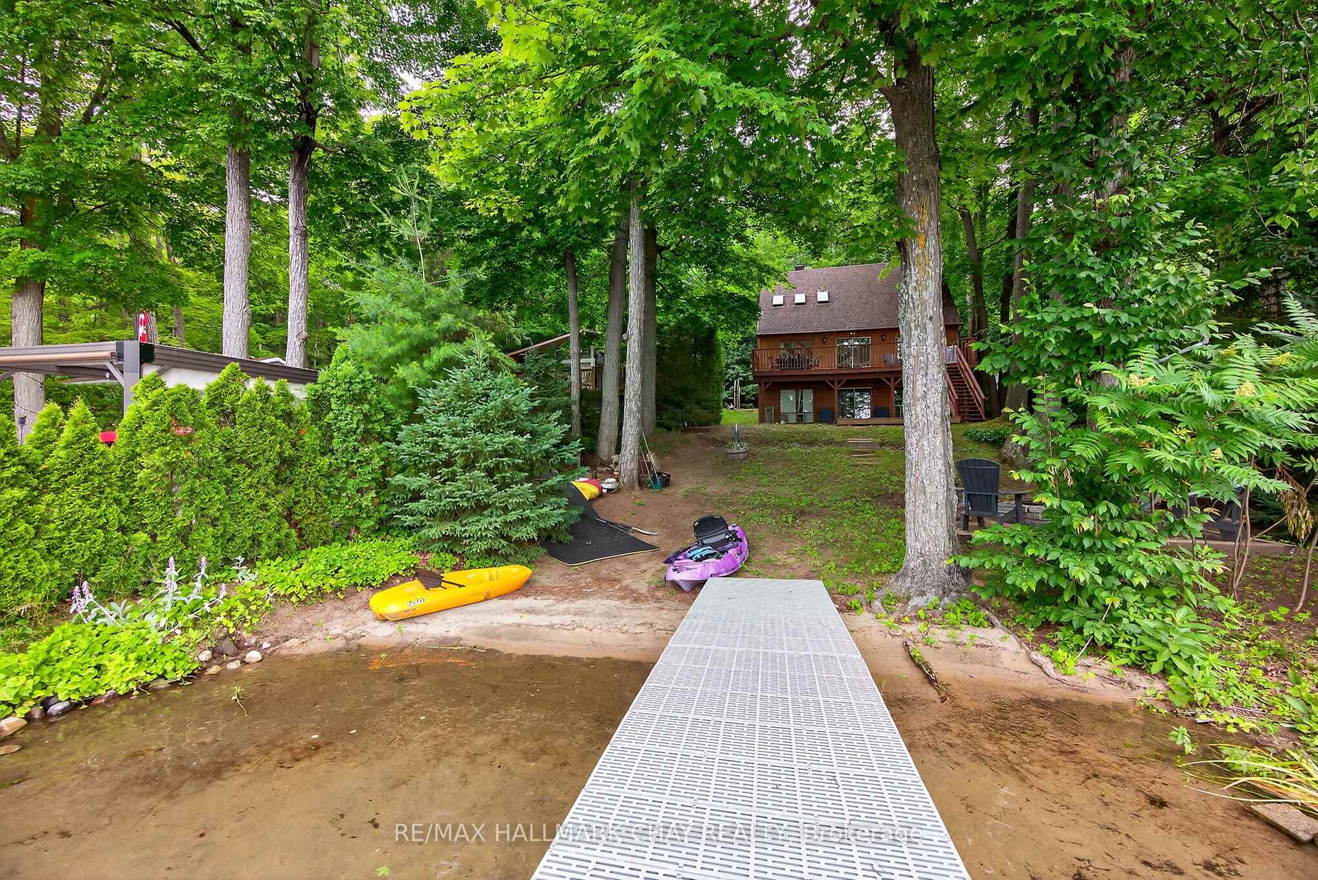Front of 176 Farlain Lake Road E