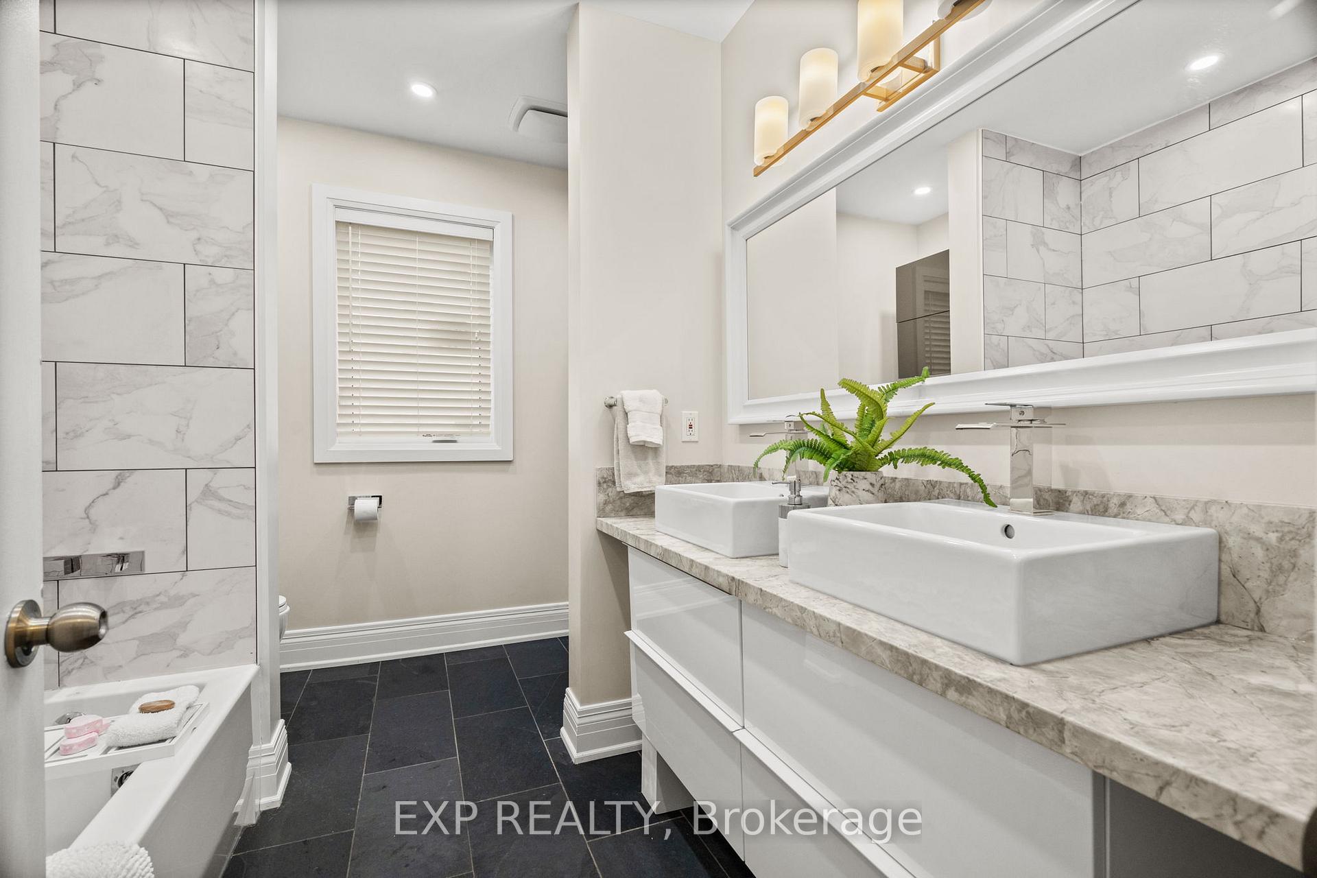 Photo 4 of 16 Coxwell Avenue, Toronto, Greenwood-Coxwell — HOMEH
