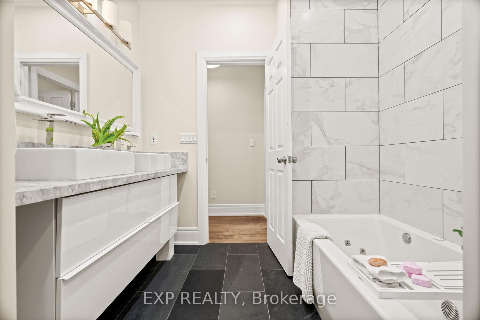 Photo 6 of 16 Coxwell Avenue, Toronto, Greenwood-Coxwell — HOMEH