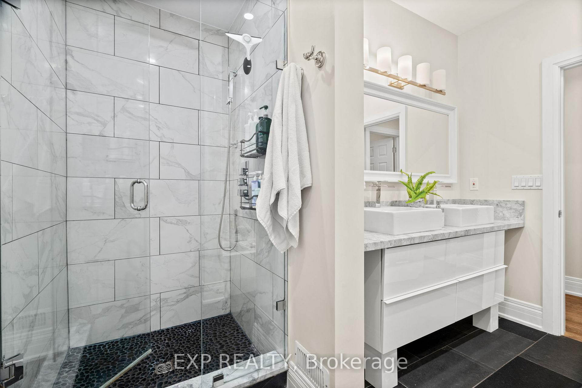 Photo 7 of 16 Coxwell Avenue, Toronto, Greenwood-Coxwell — HOMEH