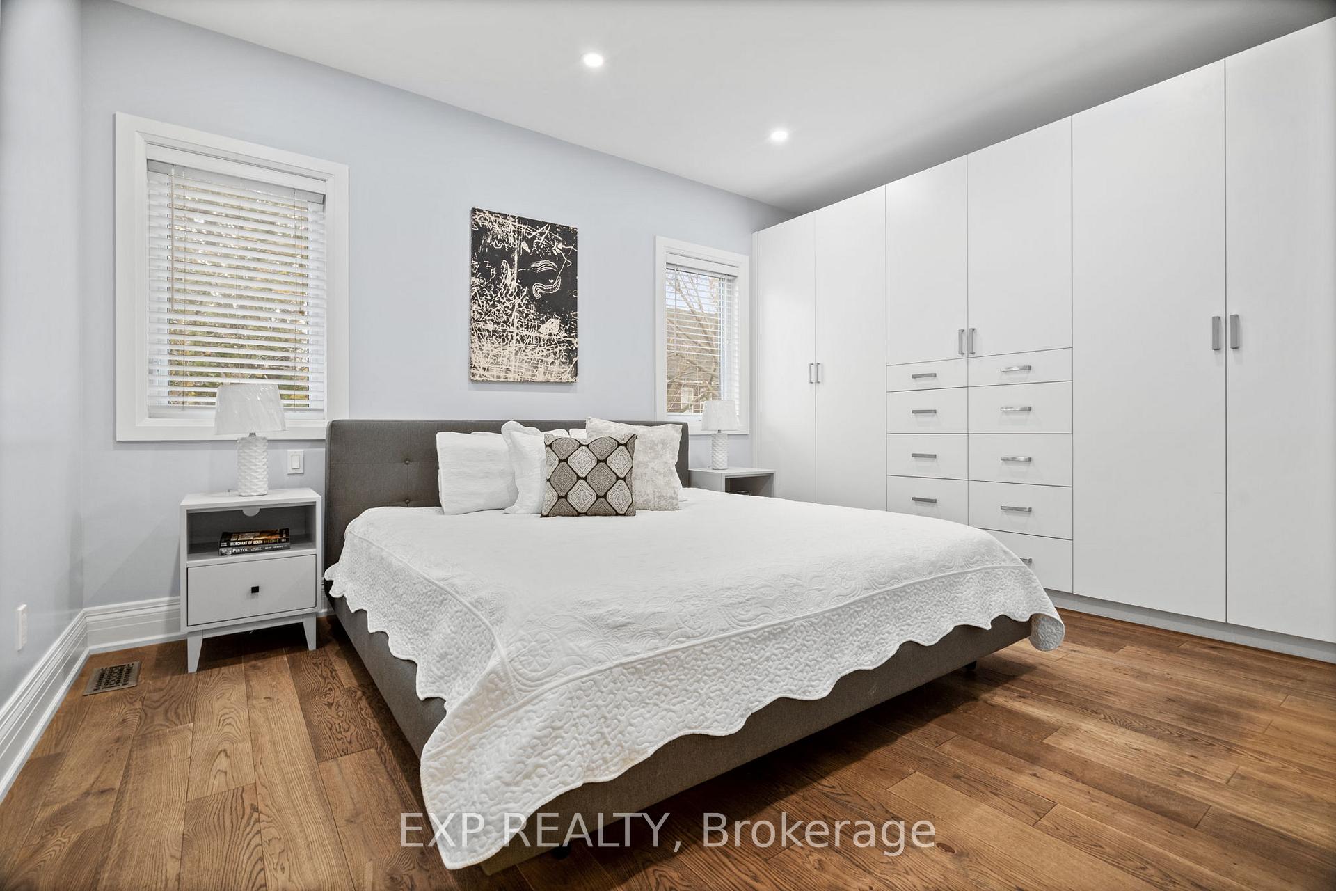 Photo 8 of 16 Coxwell Avenue, Toronto, Greenwood-Coxwell — HOMEH