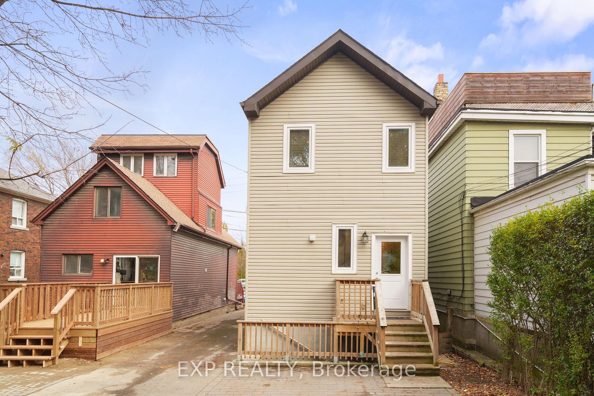 Photo 13 of 16 Coxwell Avenue, Toronto, Greenwood-Coxwell — HOMEH