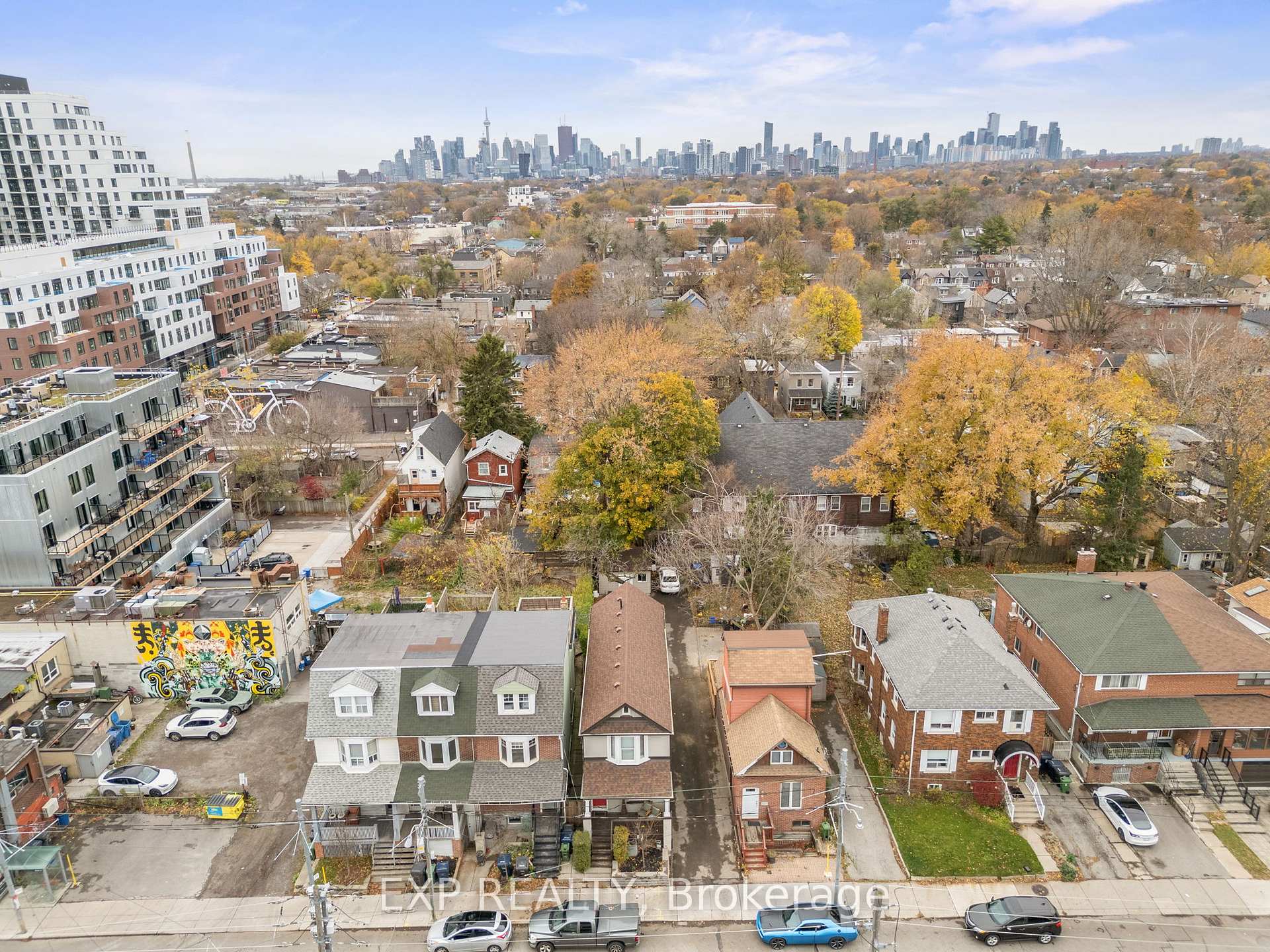 Photo 14 of 16 Coxwell Avenue, Toronto, Greenwood-Coxwell — HOMEH