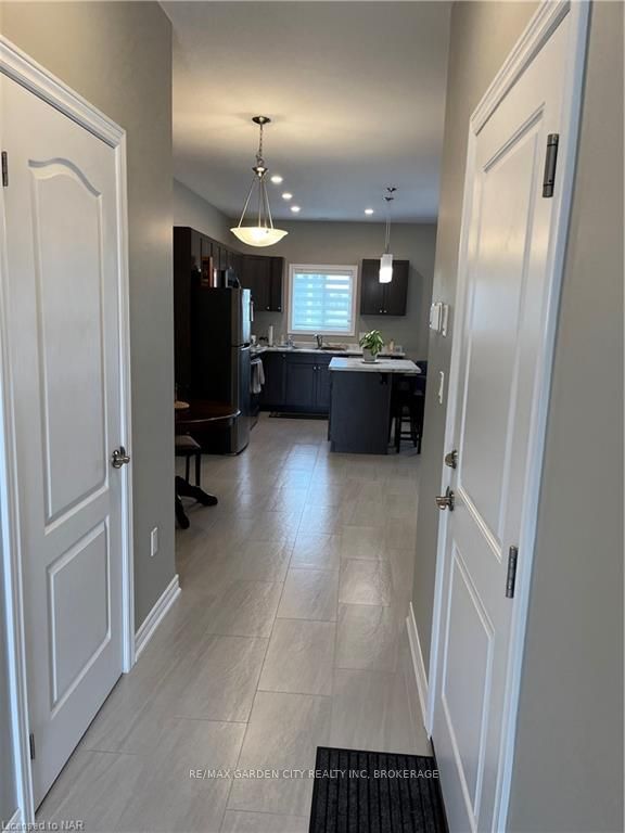 Photo 2 of 24 Lamb Crescent, Thorold, Hurricane/Merrittville — HOMEH