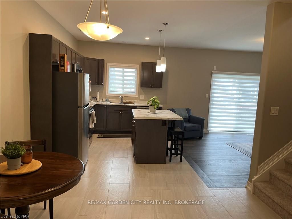 Photo 3 of 24 Lamb Crescent, Thorold, Hurricane/Merrittville — HOMEH